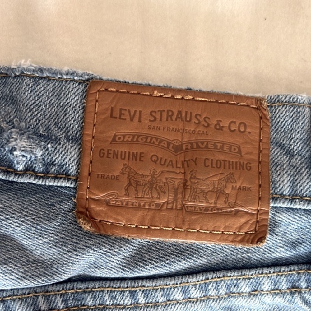 Levi's Distressed Jean Shorts - Picture 4 of 5